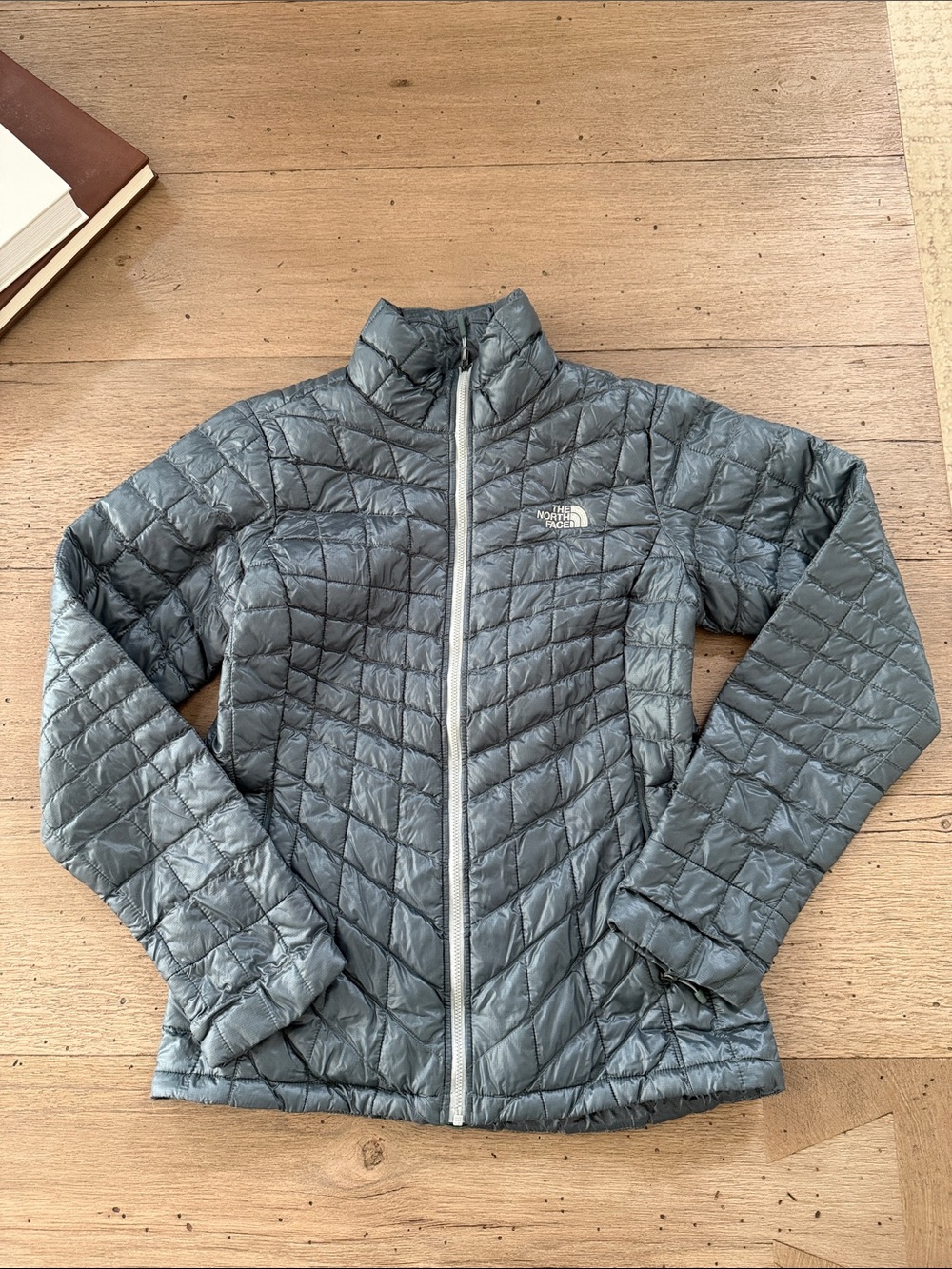 The North Face Women's Slate Gray Lightweight Packable Puffer Jacket